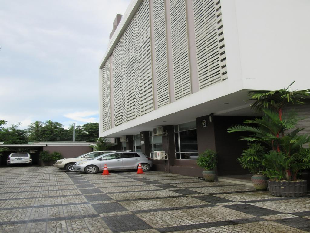 Galaxy Hotel Yangon Exterior foto