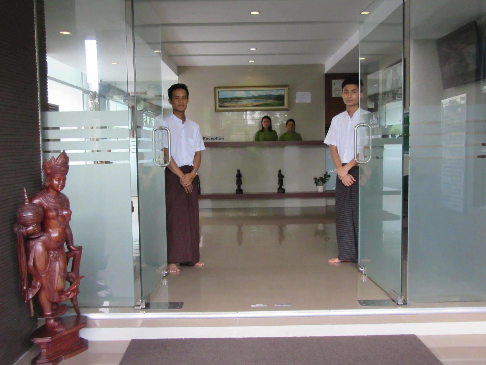 Galaxy Hotel Yangon Exterior foto